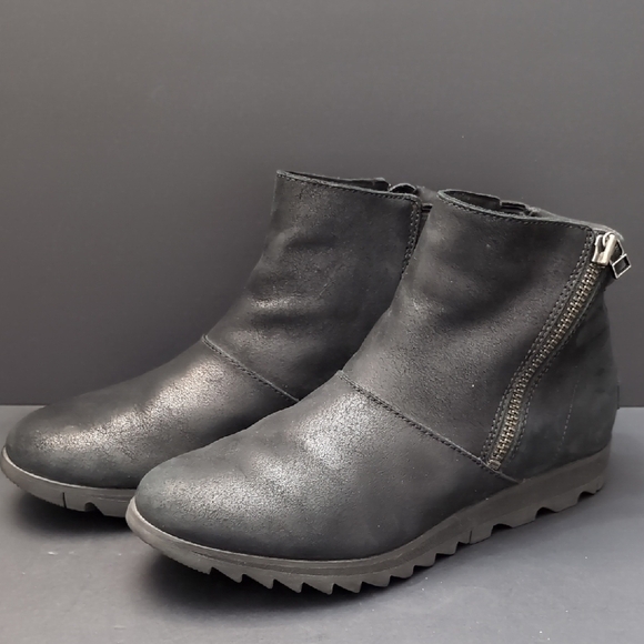 Sorel Womans Harlow Black Leather Chelsea Zippered Booties,Size 8.5. - Picture 1 of 10